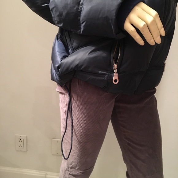 navy hooded down bubble jacket. Zip up. Size medium - Picture 3 of 8